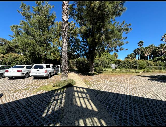 93M² BUSINESS TO LET IN PAARDEVLEI